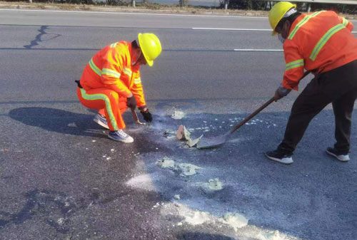 安庆公路下沉注浆加固